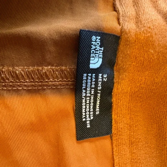 The North Face Men's Rust Cargo Pants - Picture 2 of 3